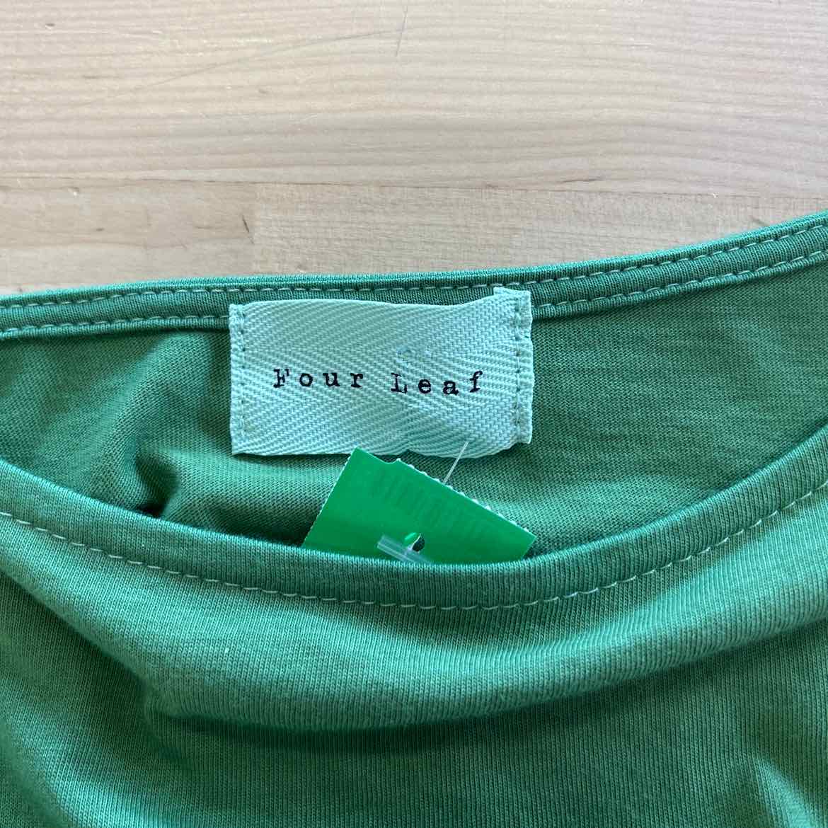 Four Leaf Size S/M Green Preloved Blouse LS