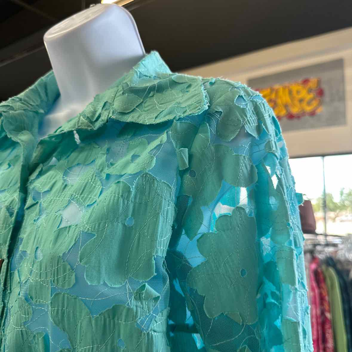 Bella Pelle Size S Blue Mesh Button Down Shirt