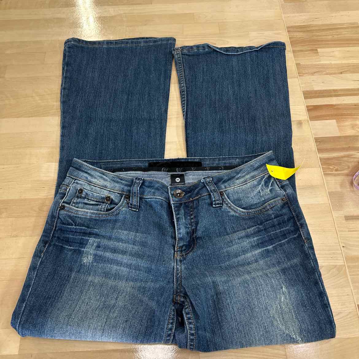 Refuge Size 9 Blue Denim Preloved Jeans
