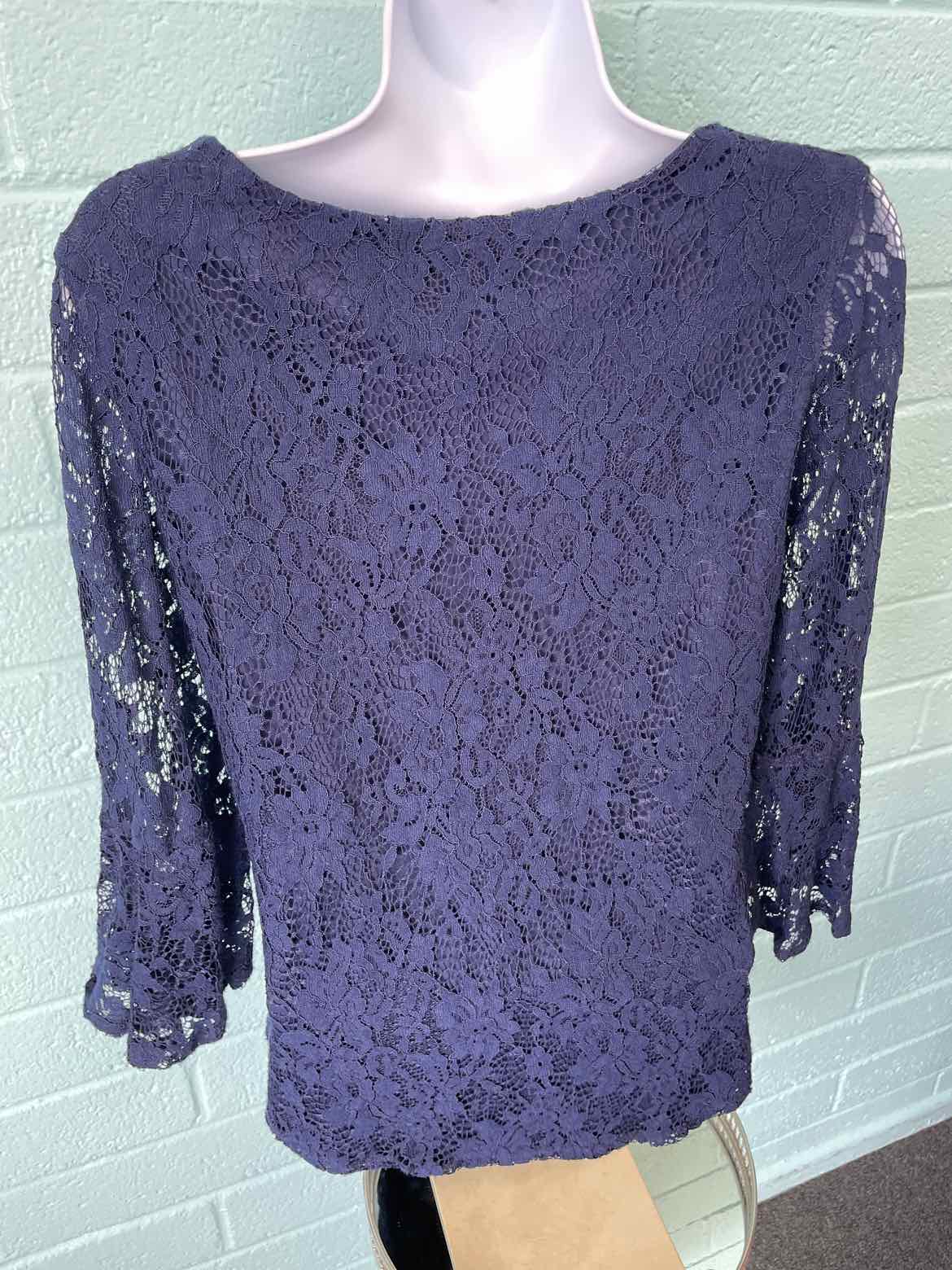 Elle Size L Navy Blouse