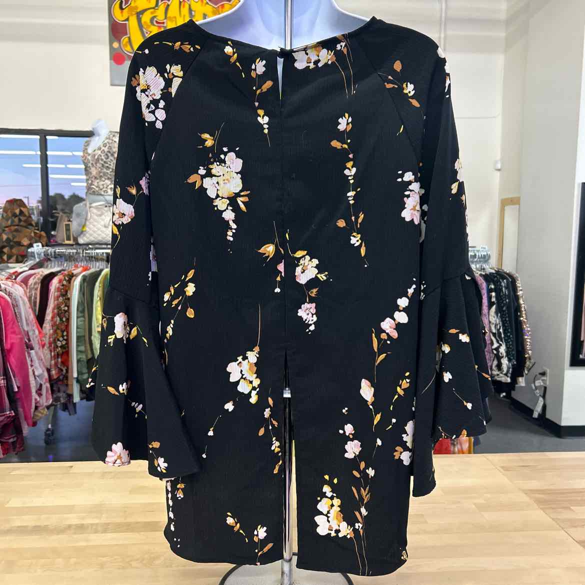 Lauren Conrad Size M Black Blouse