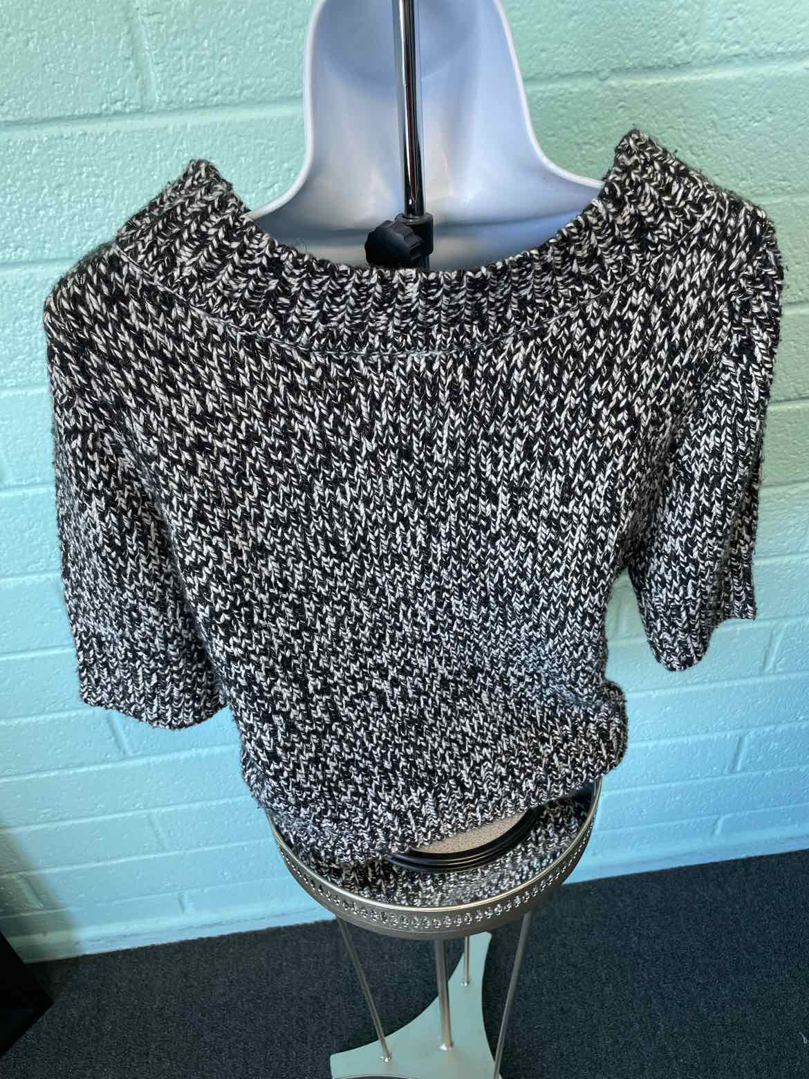 Worthington Size M Black Sweater