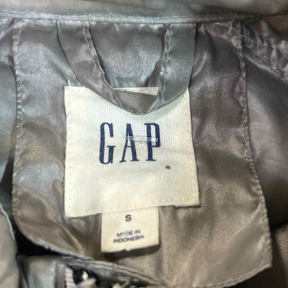 Gap Size S Gray Preloved Vest