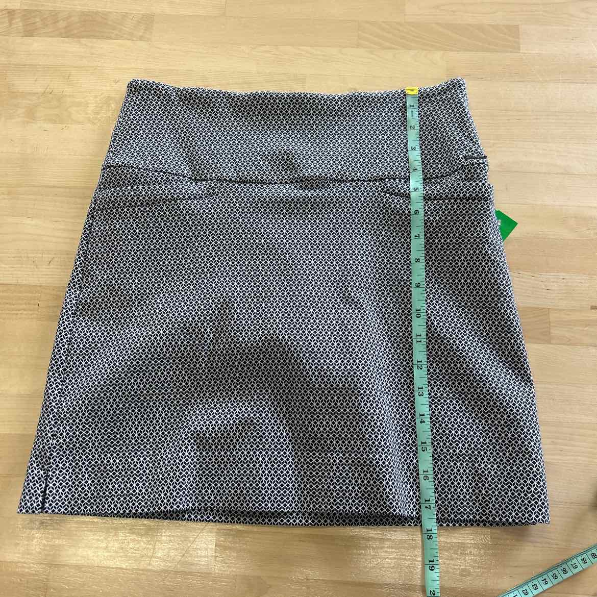 S.C. & Co. Size S Black White Preloved Skirt