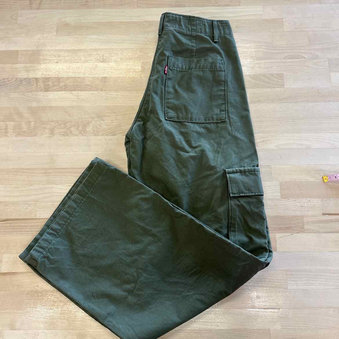 Levi's Size 23 Green Preloved Cargo Pants