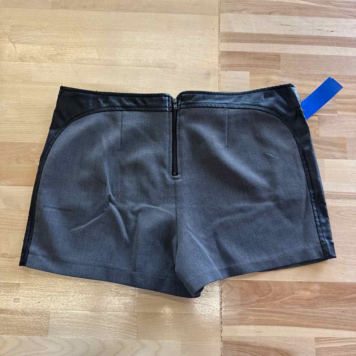 Potters Pot Size L Gray Shorts