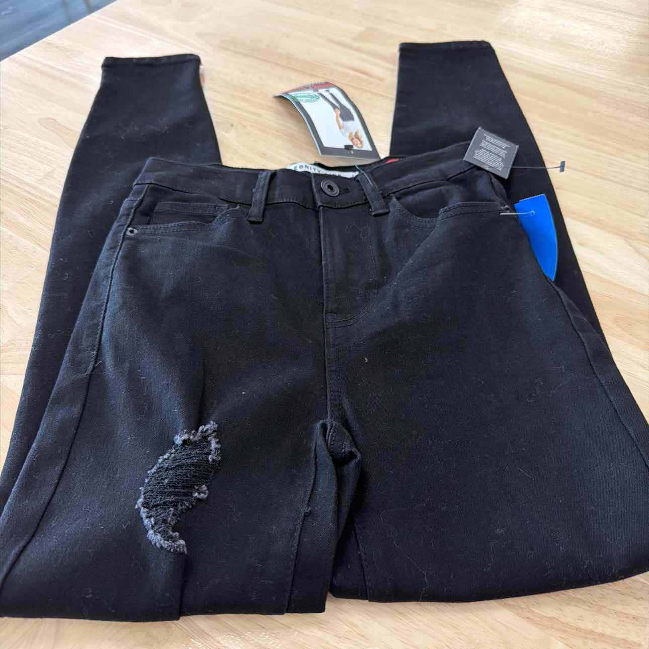 Celebrity pink Size 0  Curvy 27in. High Rise Denim Jeans - Black