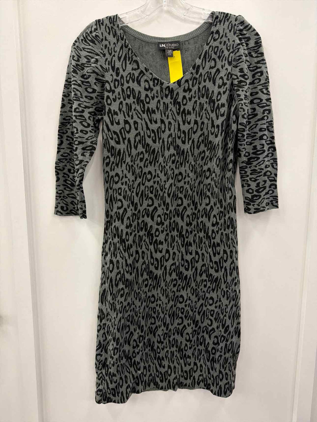 In studio Size PM Gray Dress