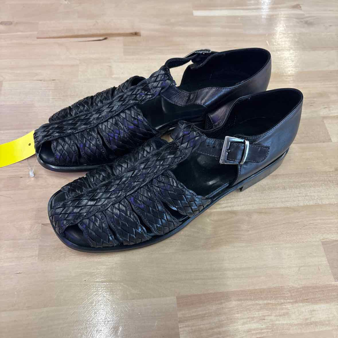 Nickels Size 9 Black Leather Sandals
