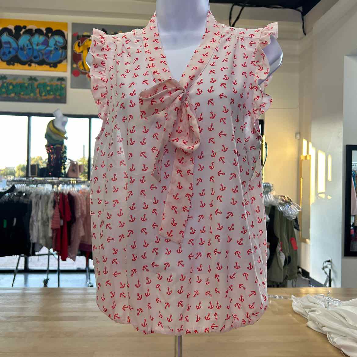 EyeShadow Size M Peach Preloved Sleeveless