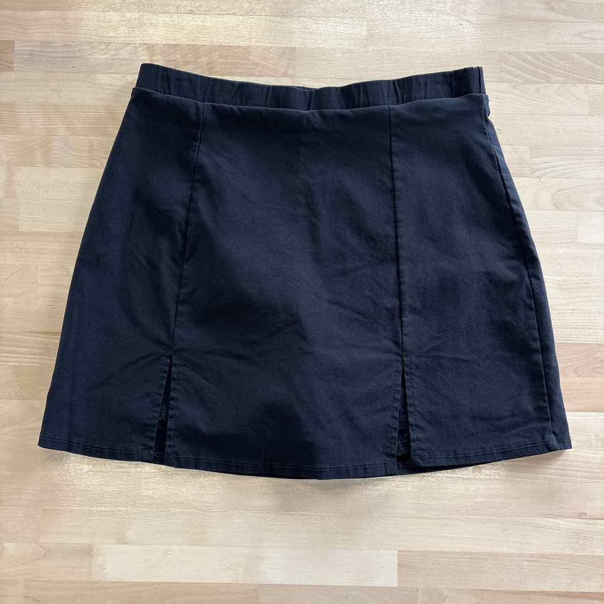 Zenobia Size XL Black Skorts