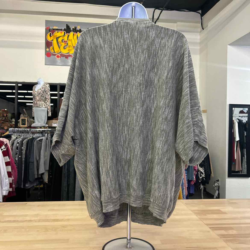 DNKY Size XXL Green Blouse