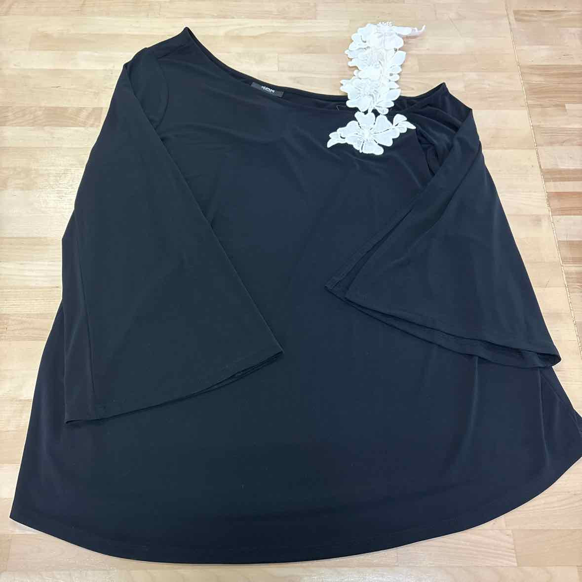 Alfani Size 1X Black Longsleeve