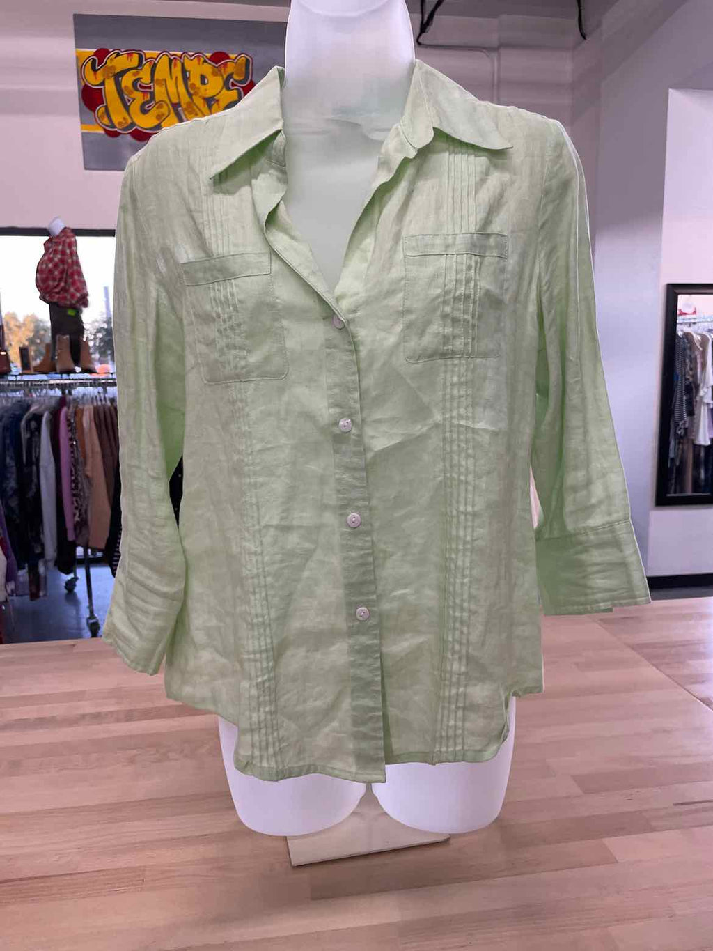 Tracy M Size M Green Button Down Shirt
