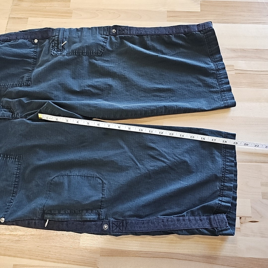 Danskin Size L Black Capris