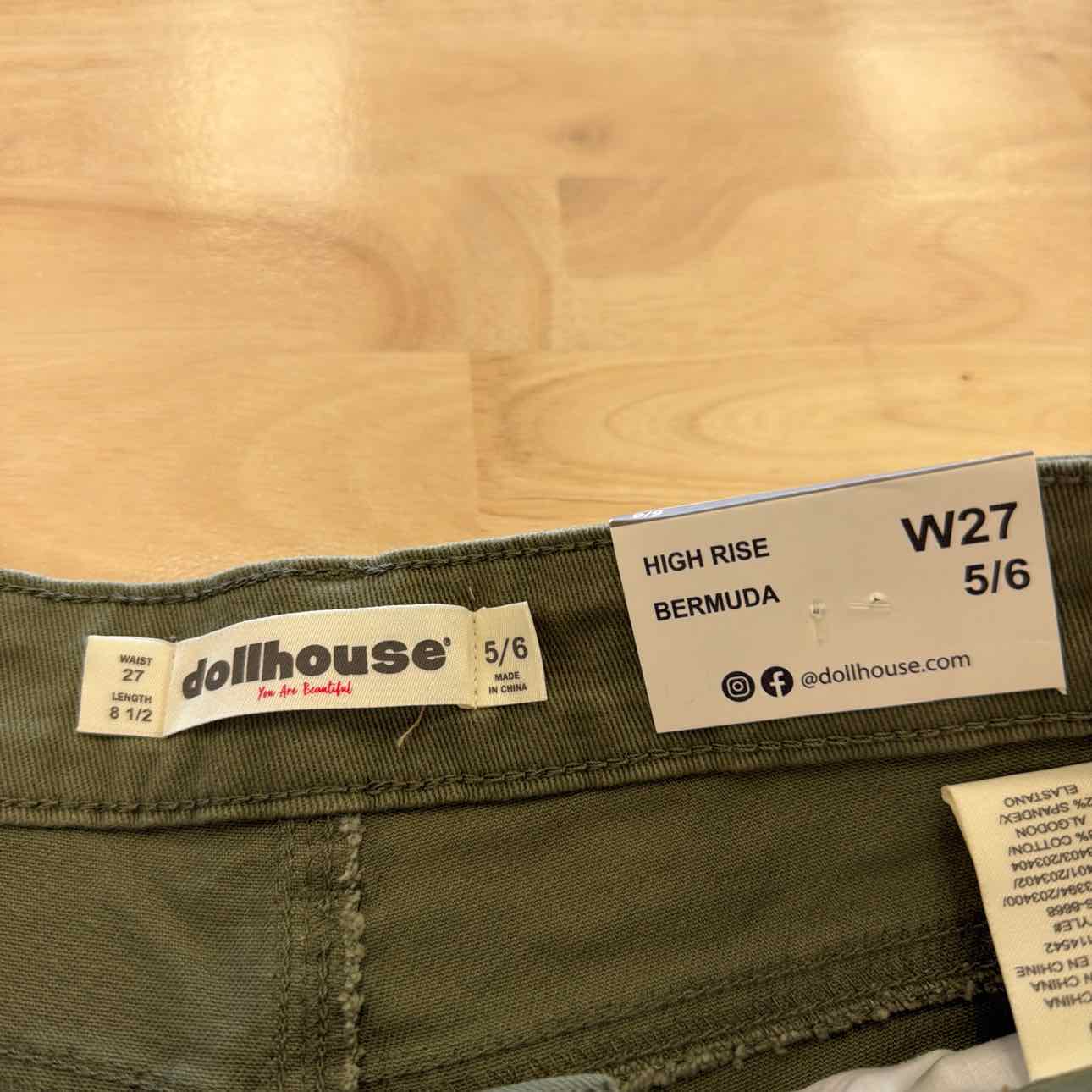 dollhouse Women Size 27 Green New Shorts