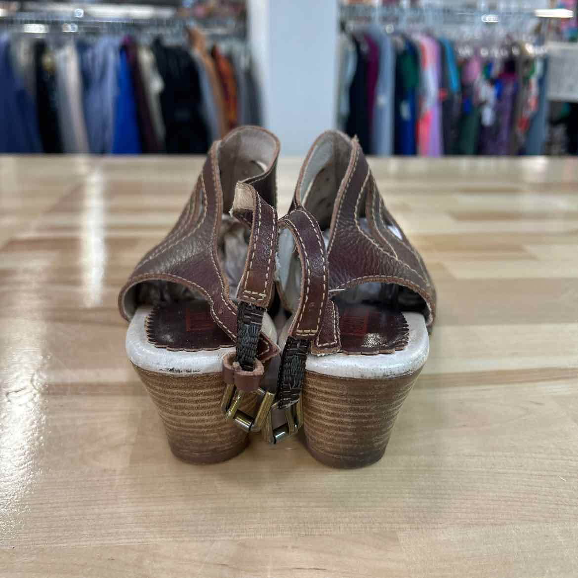 Pikolinos Size 10 Brown Preloved Wedges