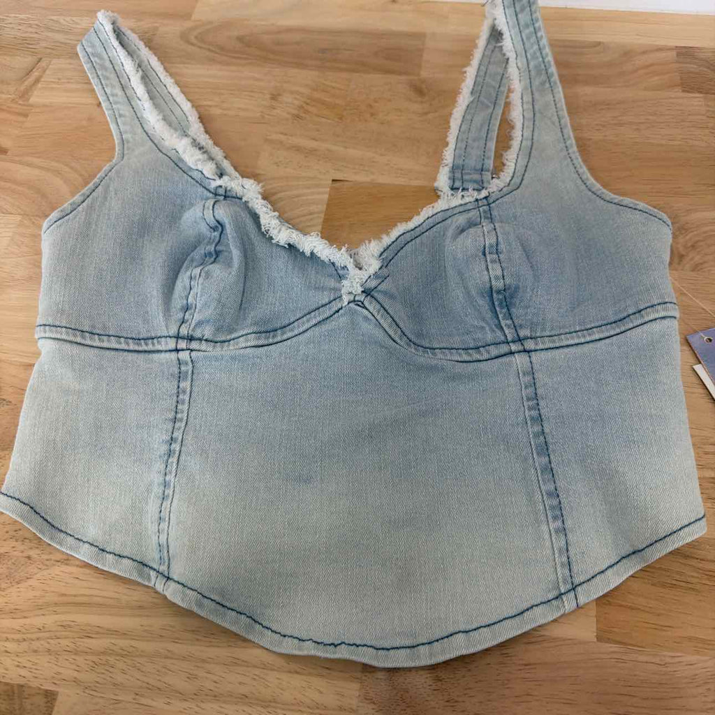 TINSELTOWN Size M Fray-Trimmed Cropped Denim Corset-Style Top - Light Wash