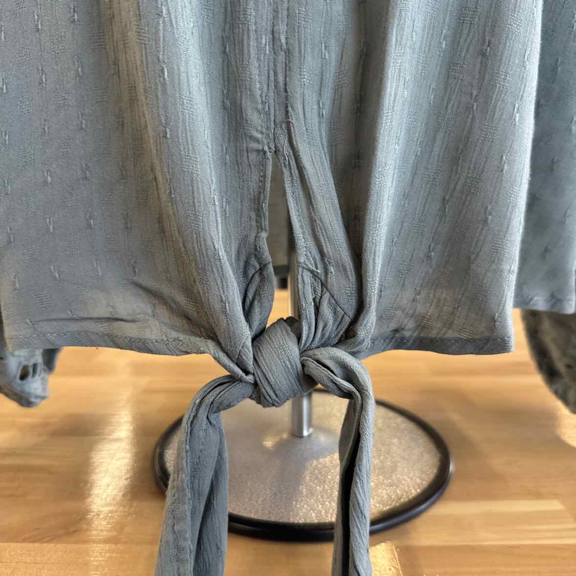 Est 1946 Size M Blue Long Sleeve