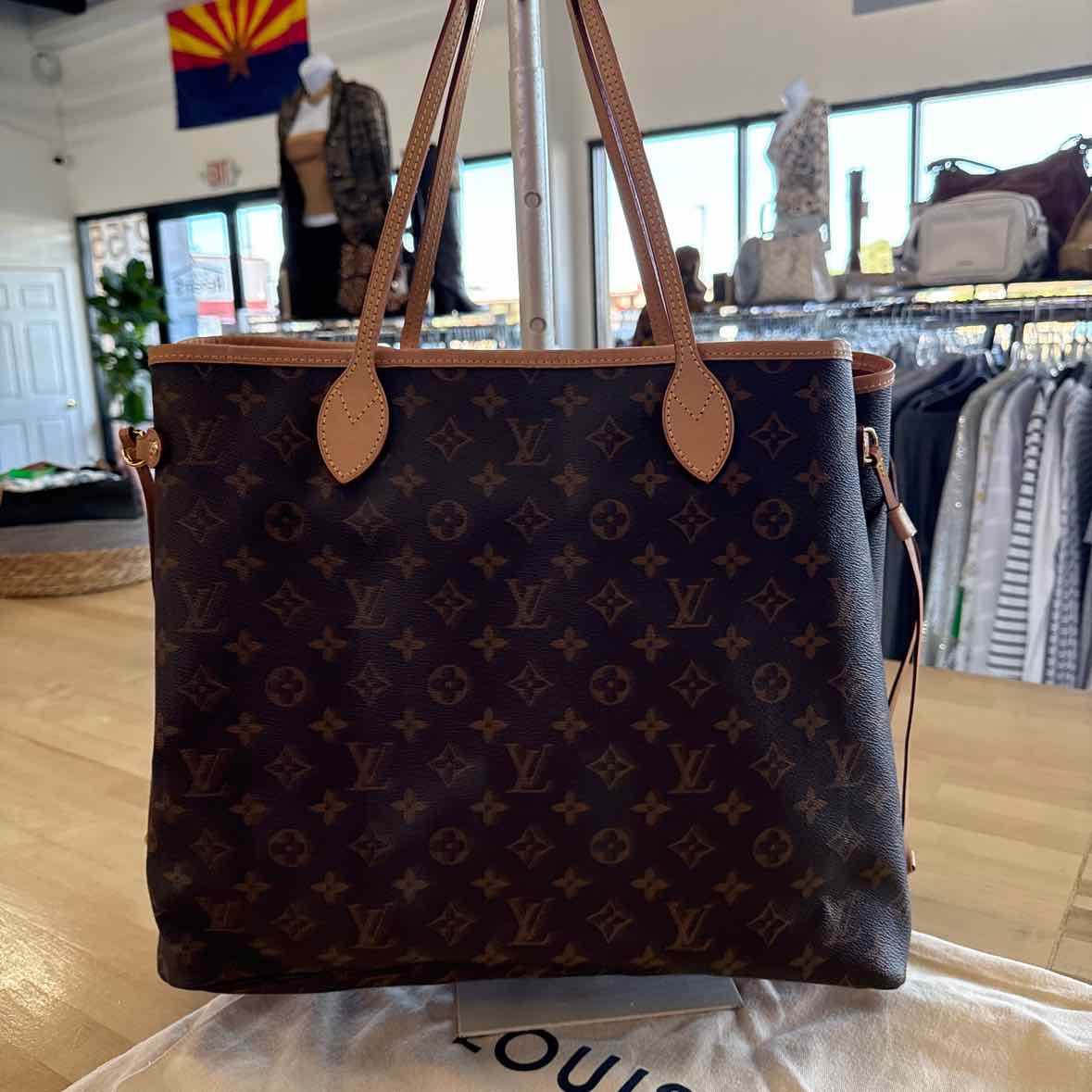 Louis Vuitton Neverfull GM Tote wth Rare Pink interior Pre-Owned