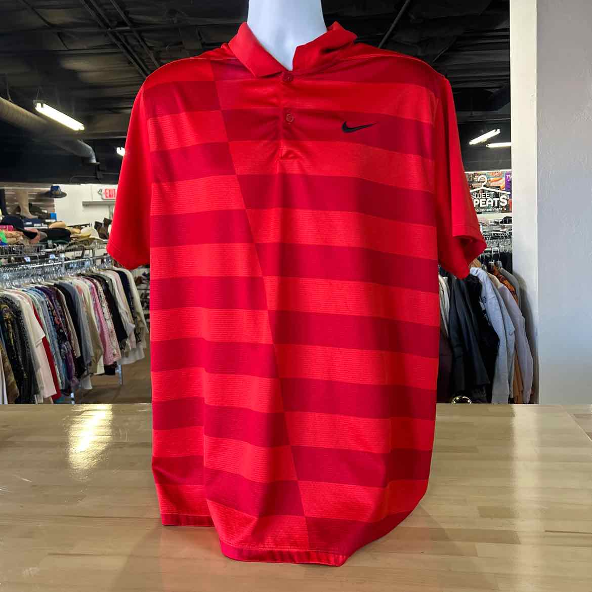 Nike Size XL Red Preloved MENS Polo