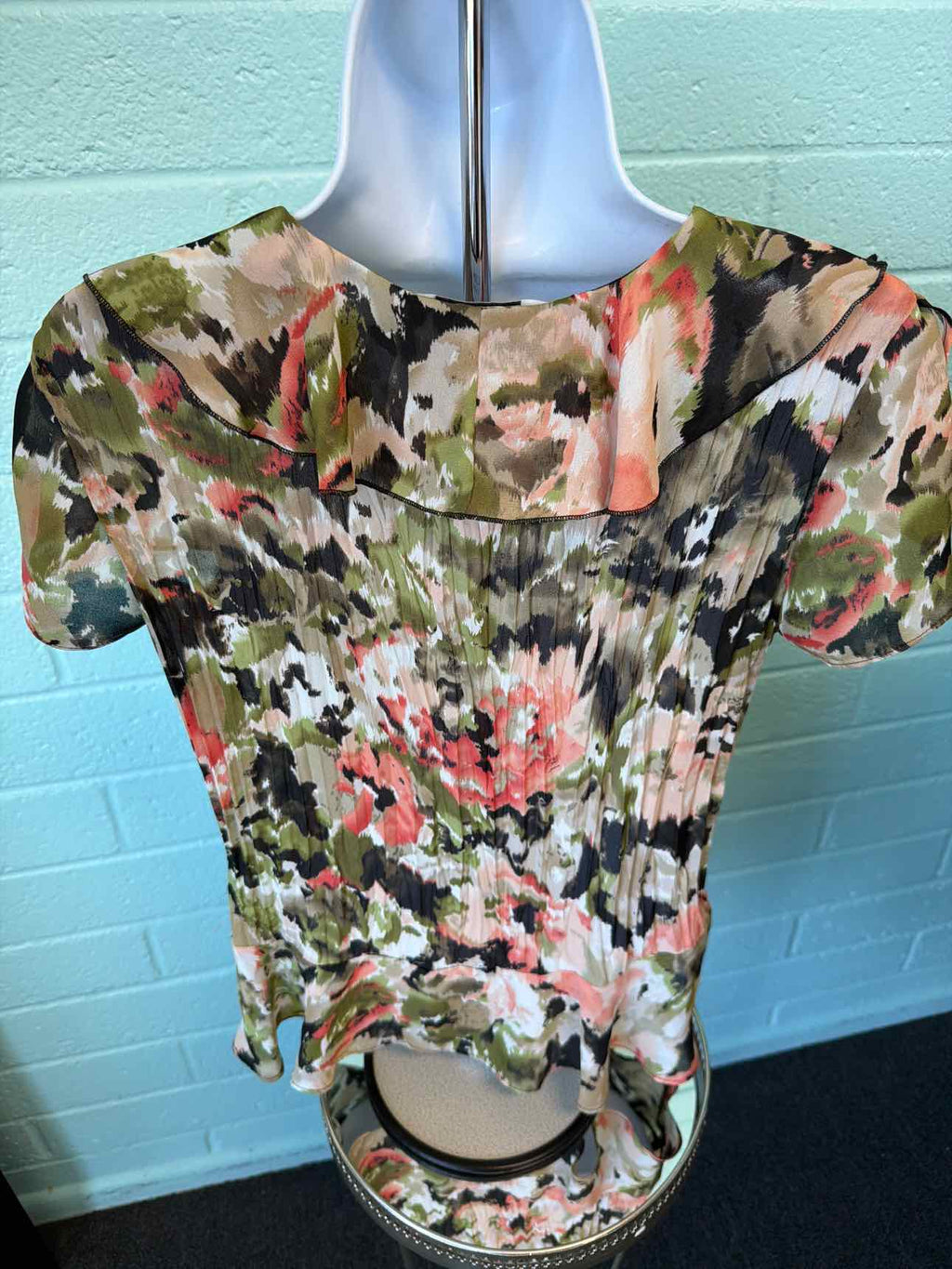 Allison Taylor Size M Peach Print Blouse