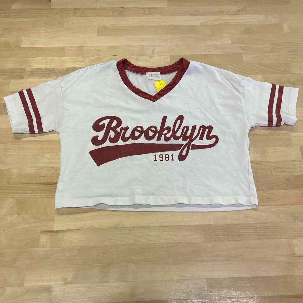 Urban Nation Size XS White Crop Top