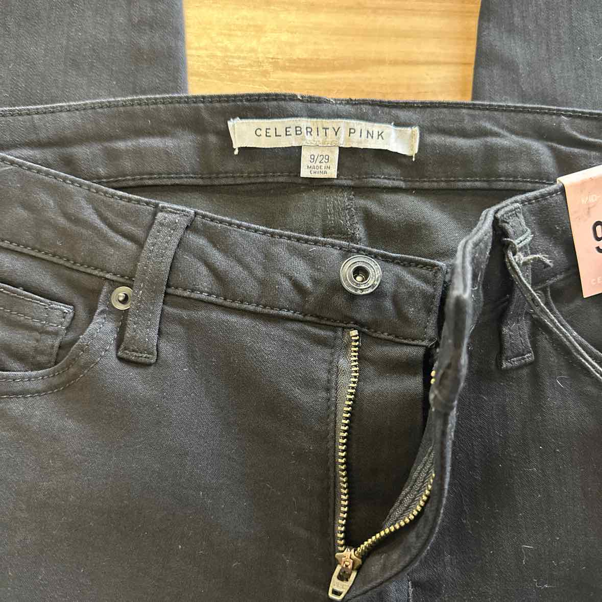 Celebrity pink Size 9 Mid Rise Skinny Ankle Jeans - Black Rinse