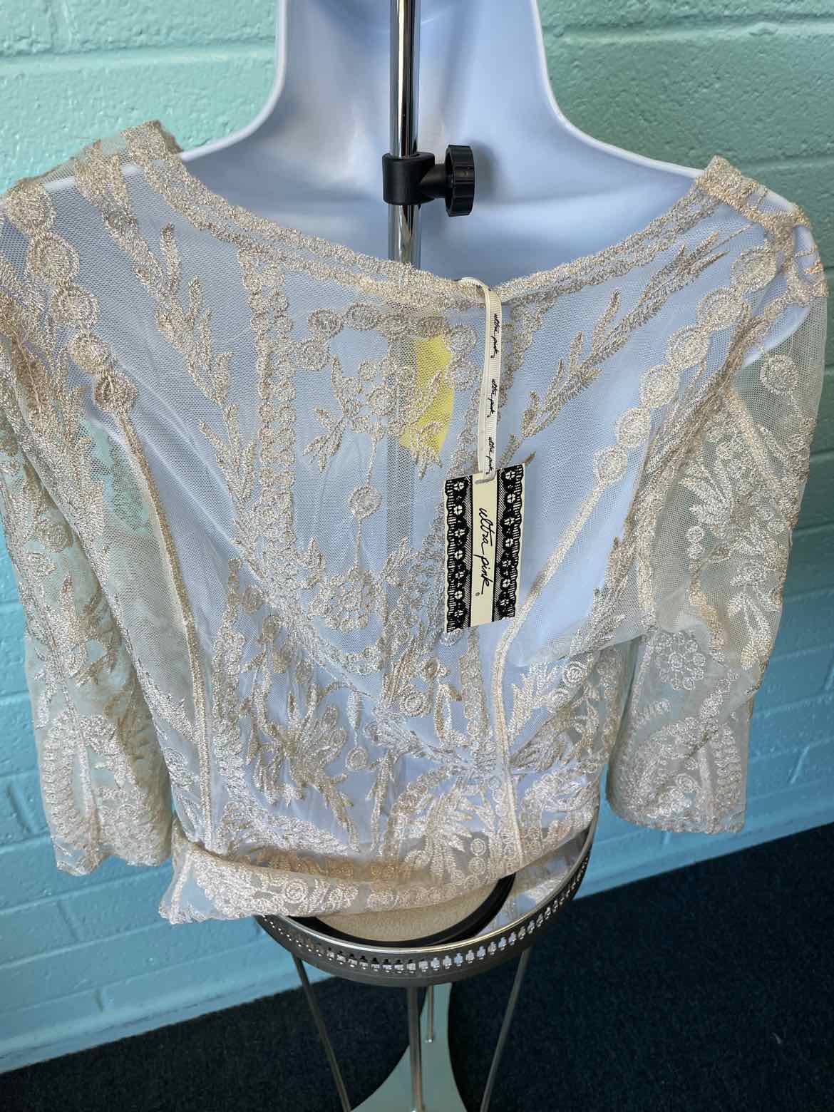 ultra pink Size M Cream Blouse