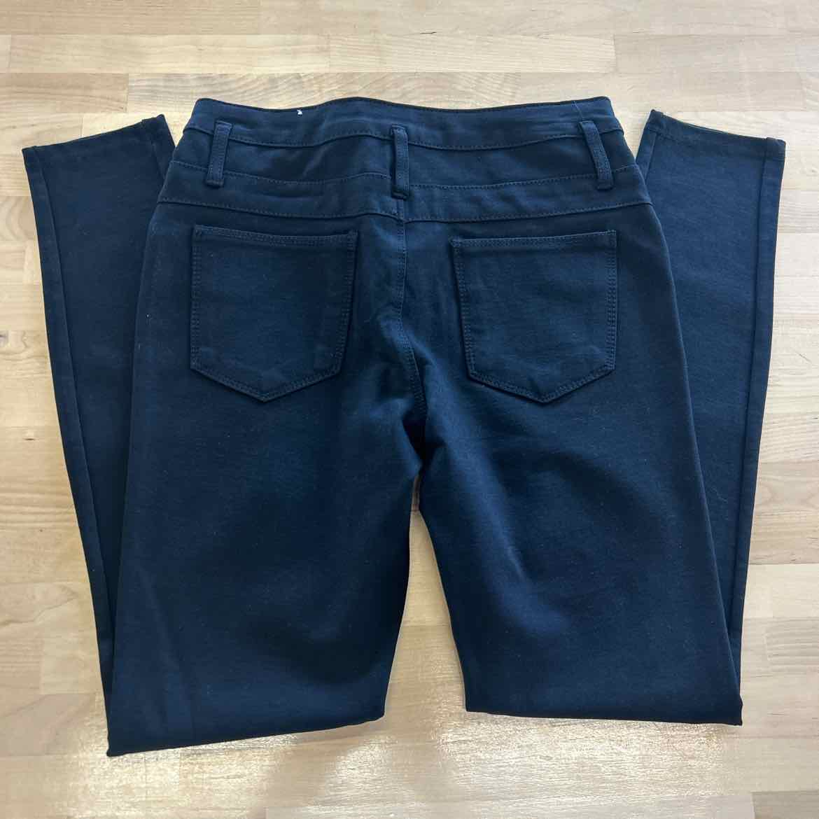 Sapphire Red Size M Black Pants