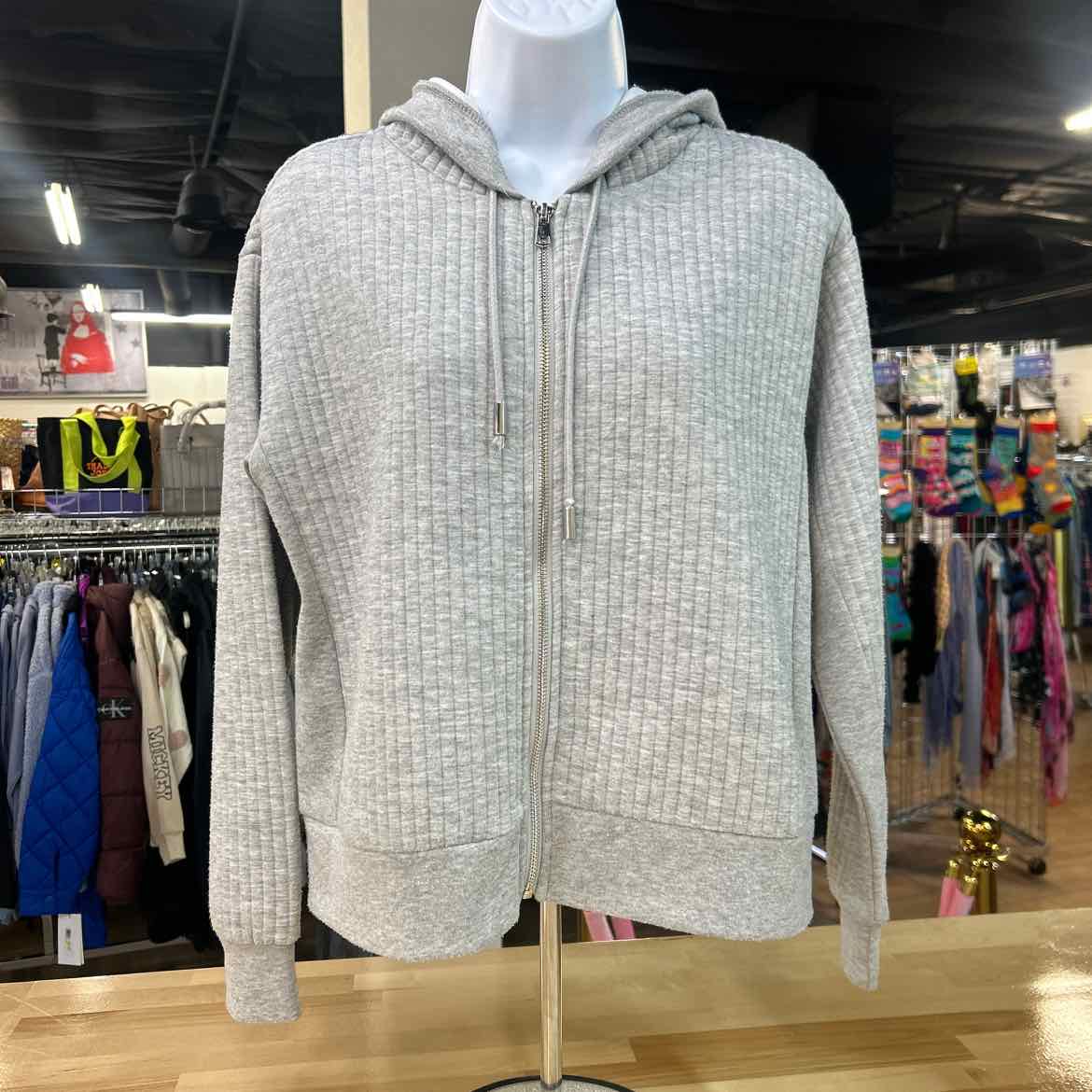 Tahari Size S Gray Preloved Sweater