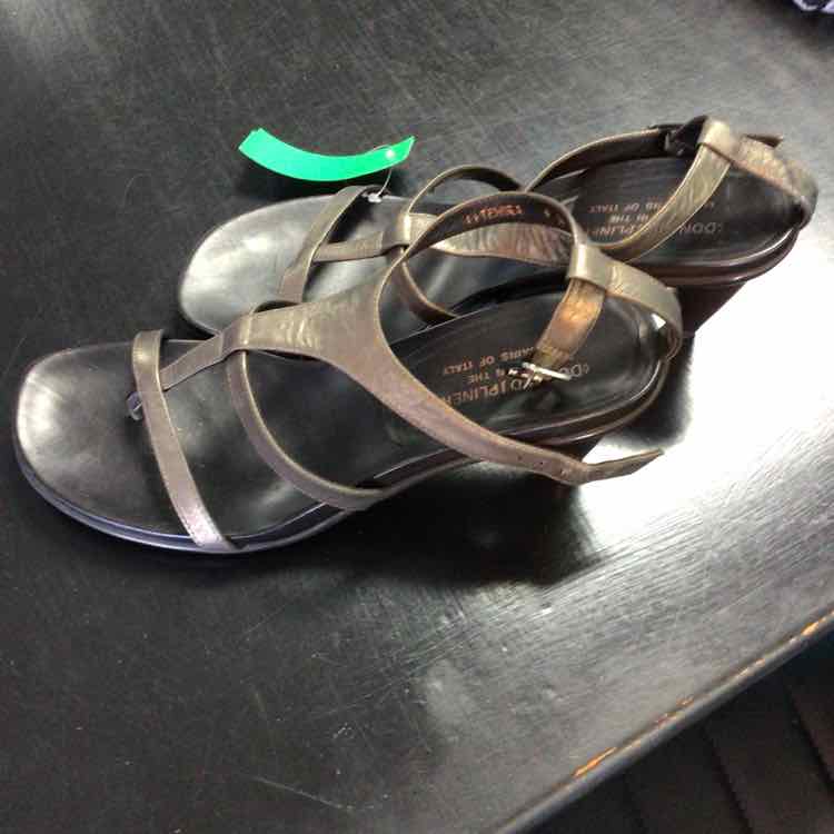 Donald J Pliner Shoe Size 9N Silver Heeled Sandals