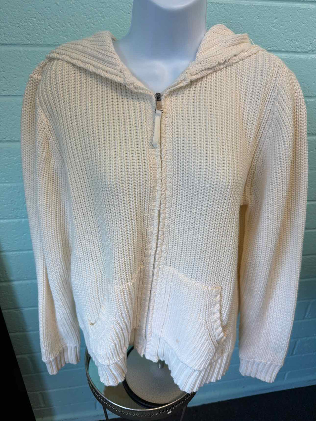 Liz Claiborne Size L Cream Sweater