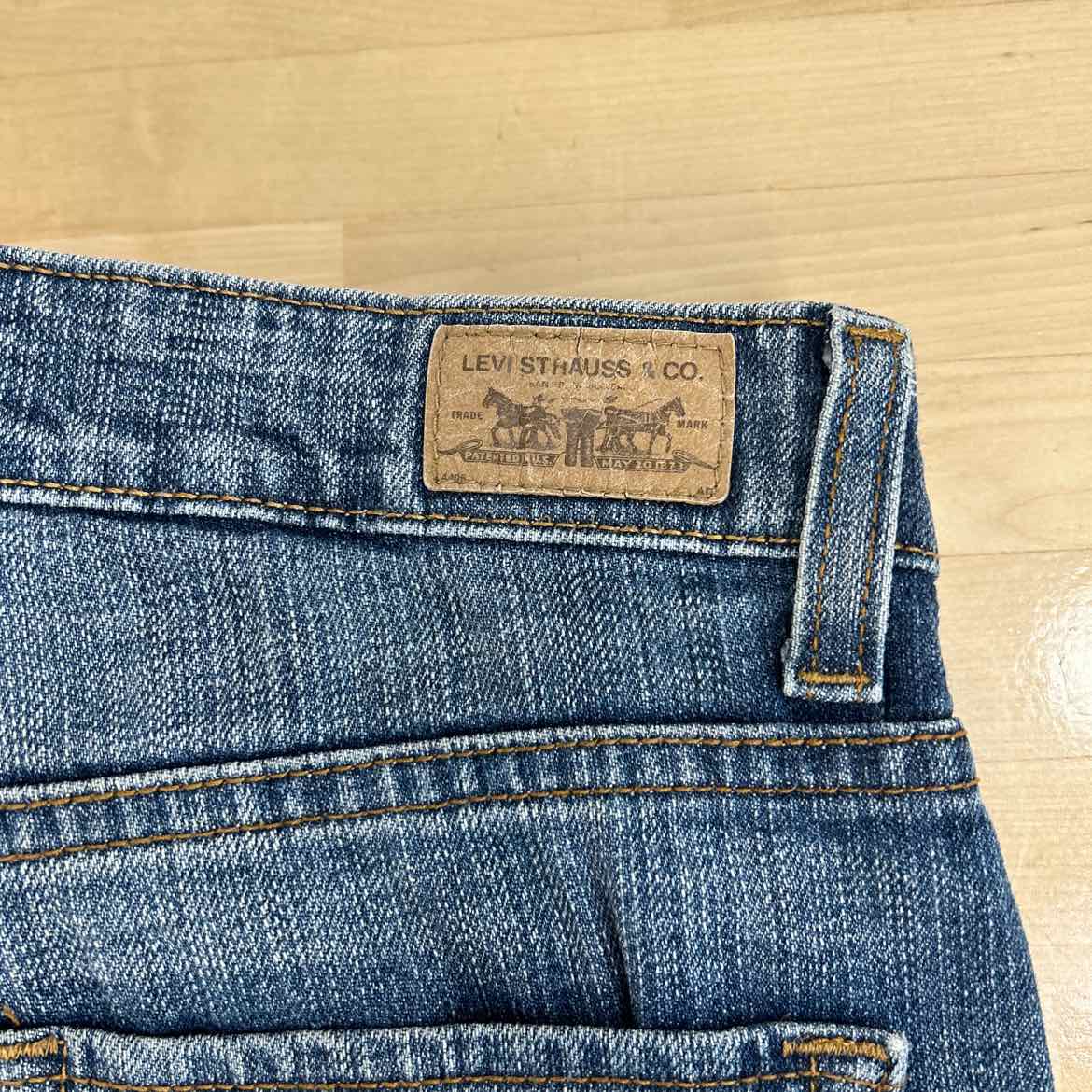 Levi's Size 4 Blue Denim Preloved Jeans