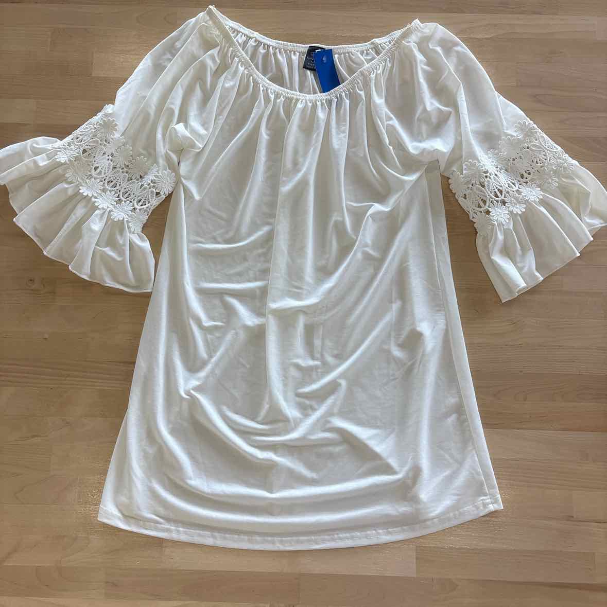 win win Size S/M White Tunic