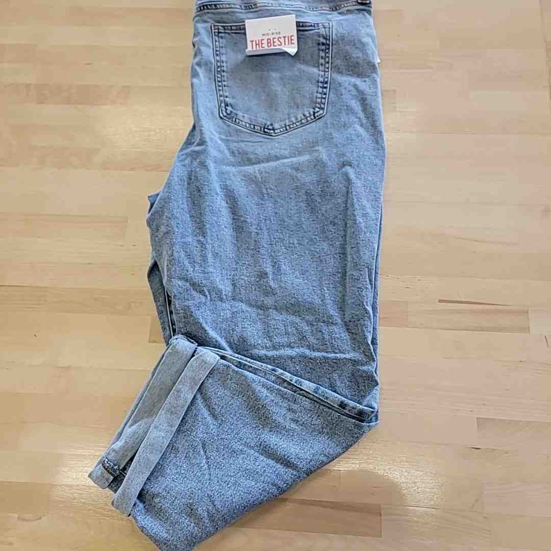 Celebrity pink Size 22 Blue Jeans Mid-Rise The Bestie Girlfriend NWT