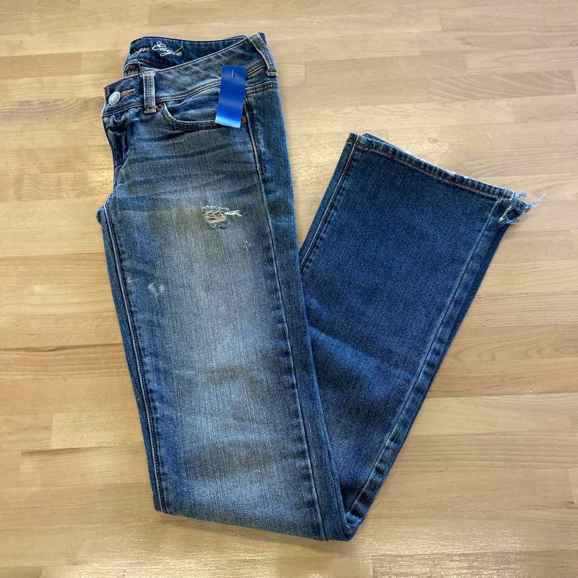 American Eagle Size 2 Blue Jeans