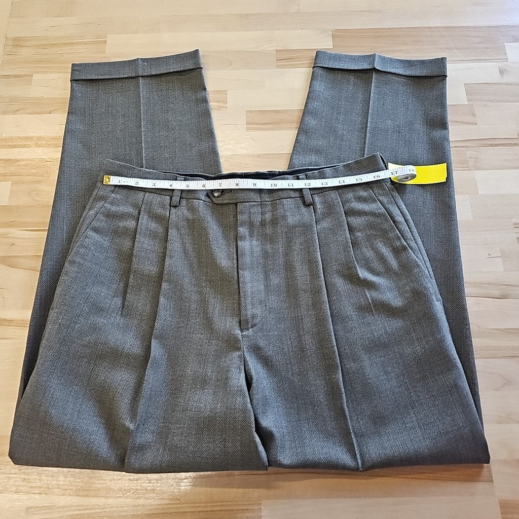 Claiborne Size 34/30 Brown MENS Pants