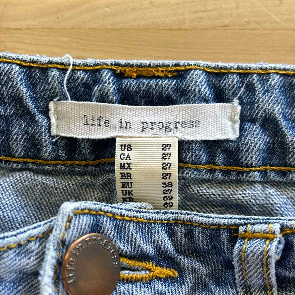 Life In Progress Women Size 27 Blue Denim Preloved Shorts