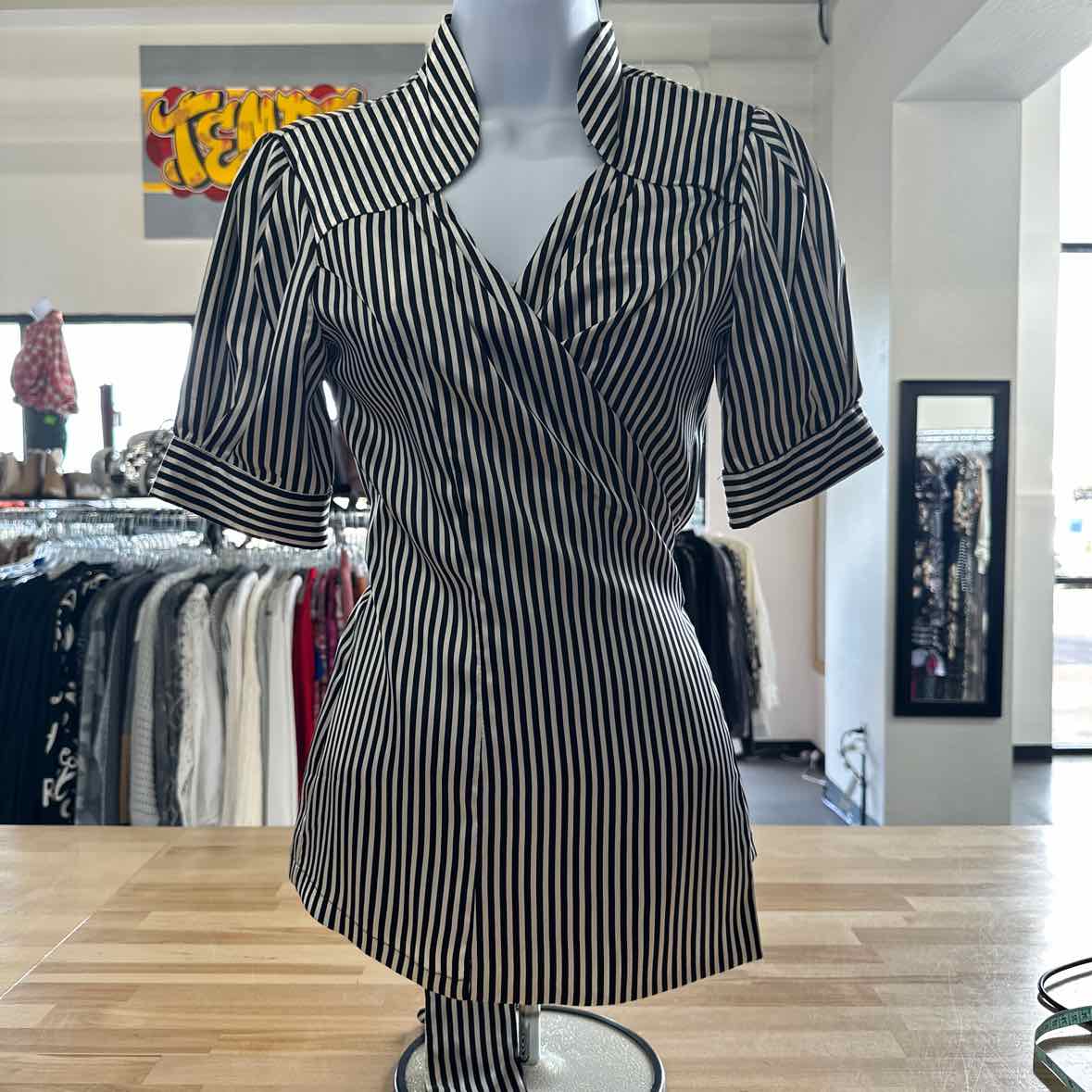 Nilika Size M Black/White Blouse