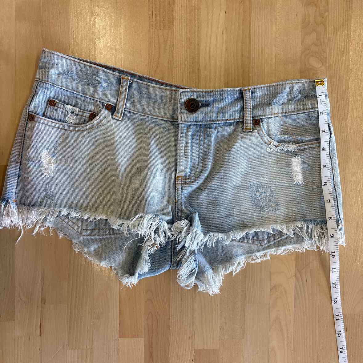 American Eagle Size 2 Blue Shorts