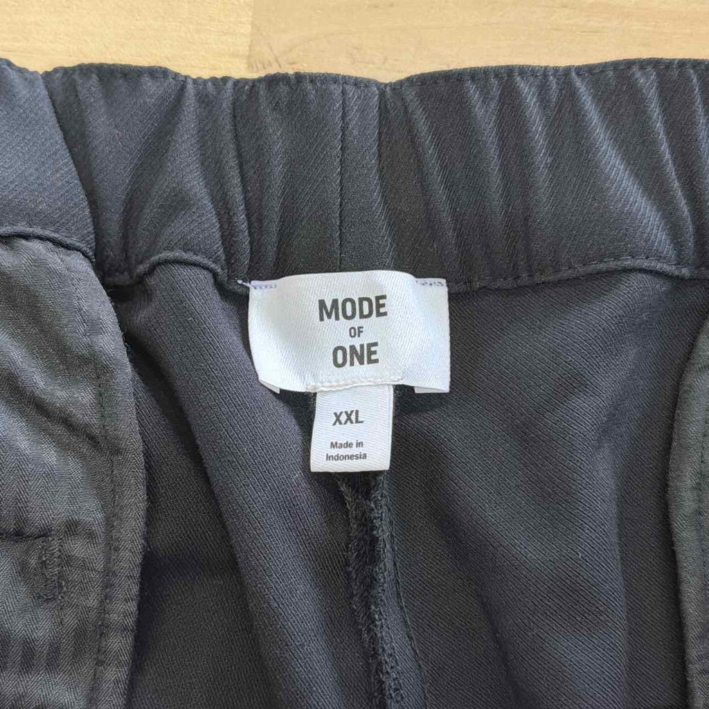 Mode of One Men's Relaxed-Fit Trousers - Deep Black