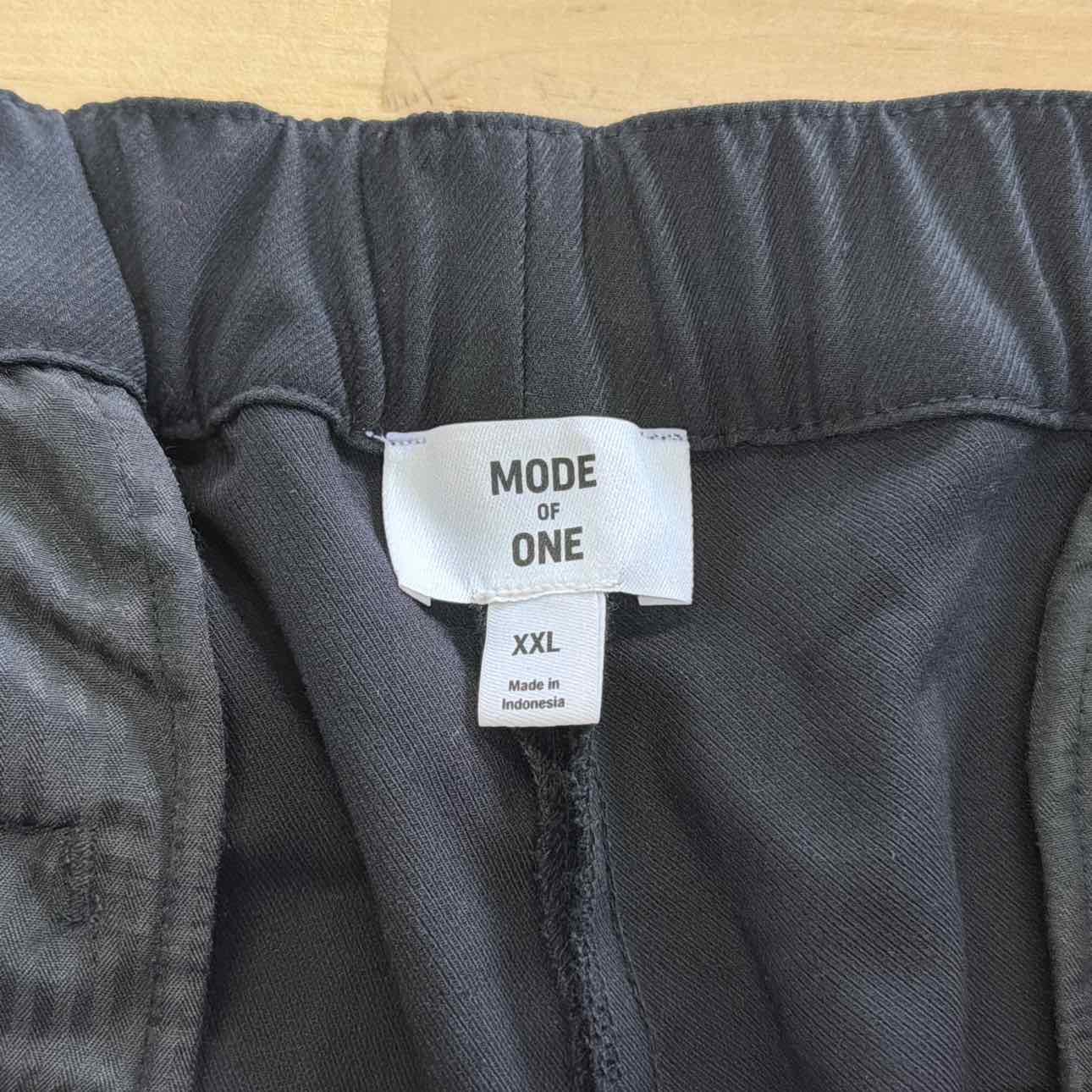 Mode of One Men's Relaxed-Fit Trousers - Deep Black
