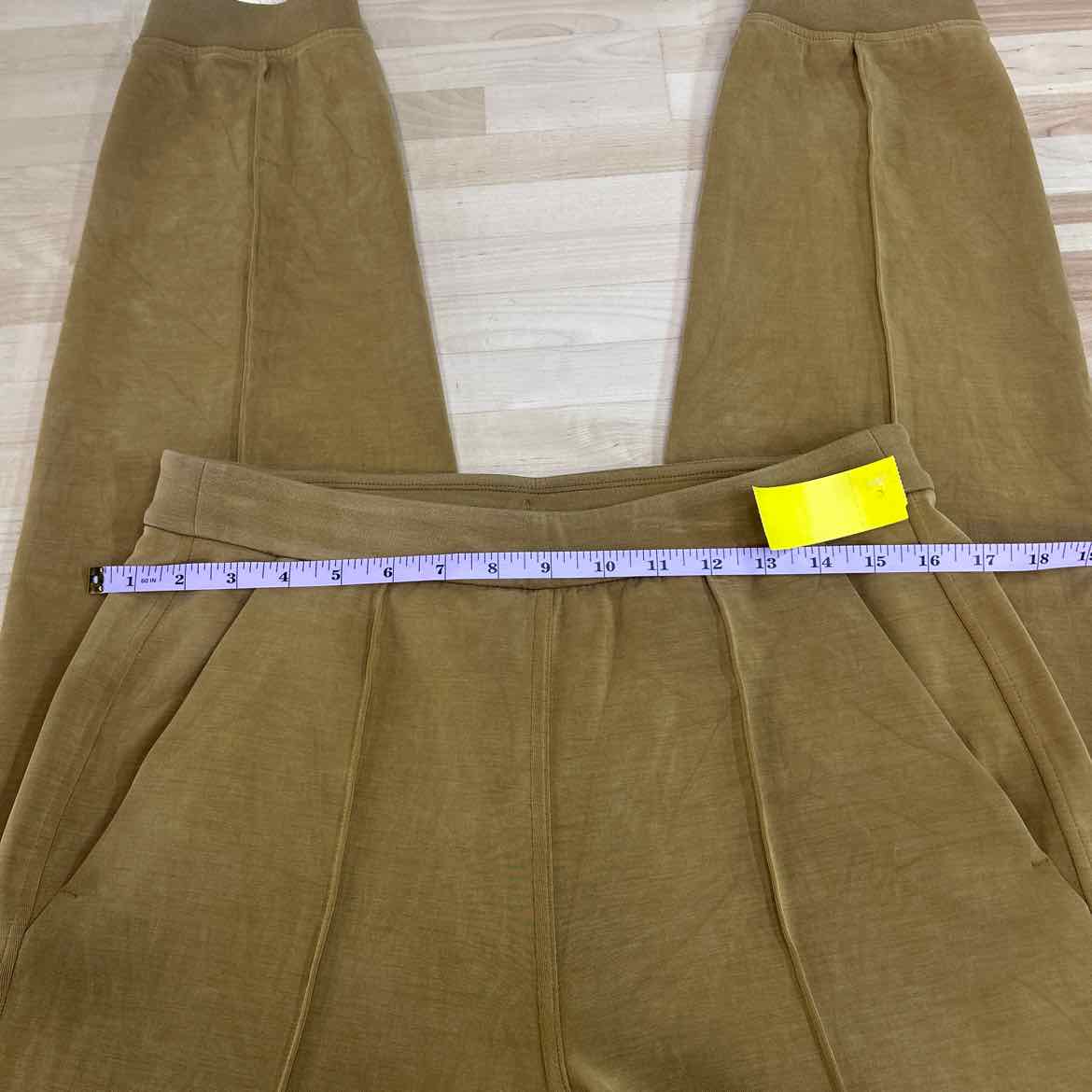 LuluLemon Size M Tan Preloved Pants