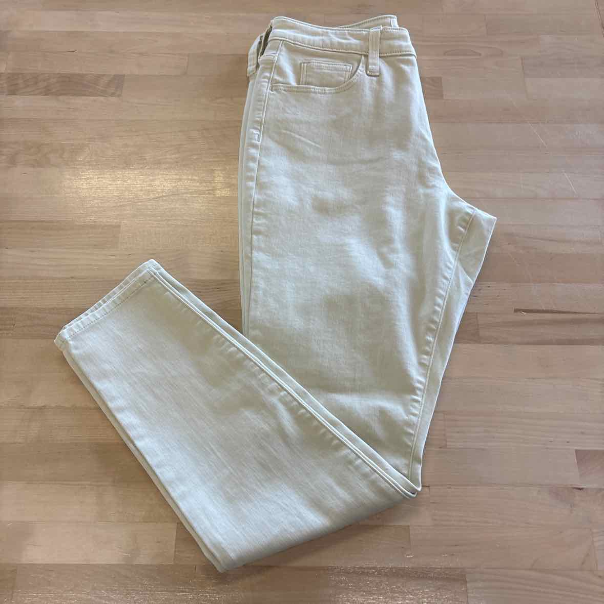 Universal Thread Size 10 Yellow Jeans
