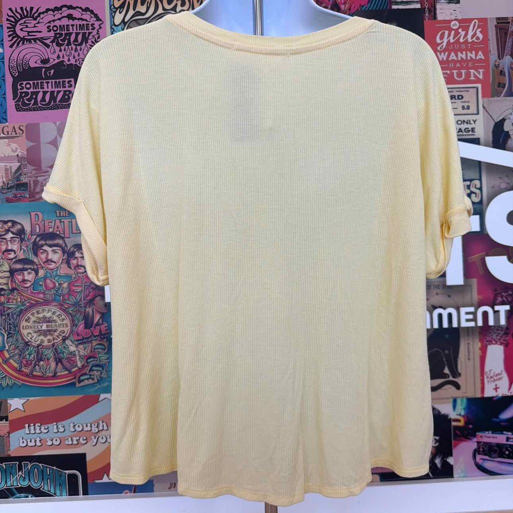 hippie rose Size L Cuffed Short-Sleeve Tee