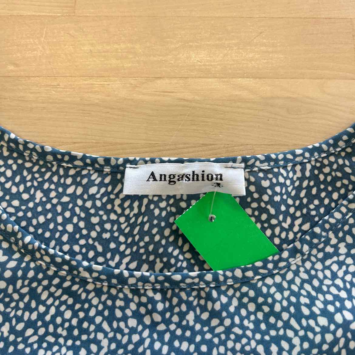 Angashion Size M Blue Preloved Blouse SS