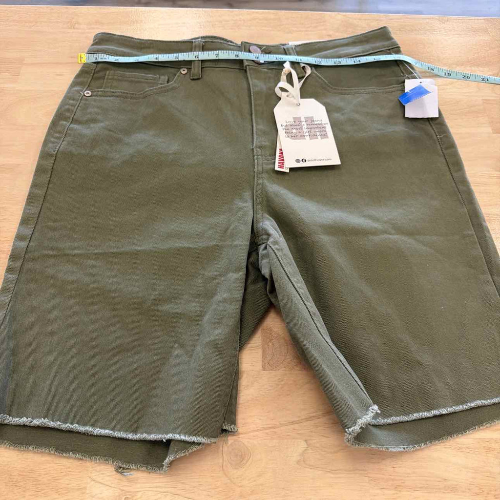 dollhouse Women Size 30 Green New Shorts