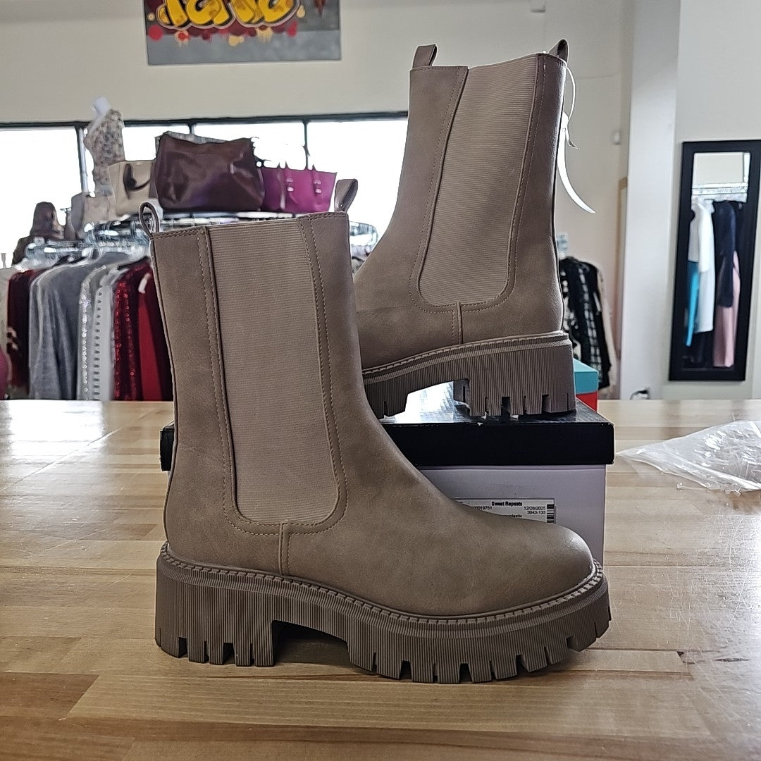 DV by Dolce Vita Garden Women's Boots Stone : 10 M, Synthetic