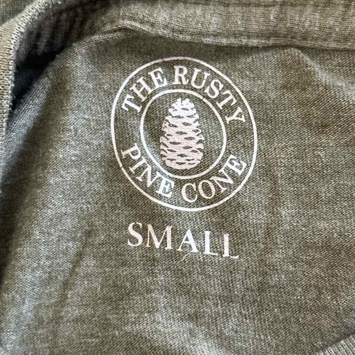 The Rusty Pine Cone Size S Green T-shirt